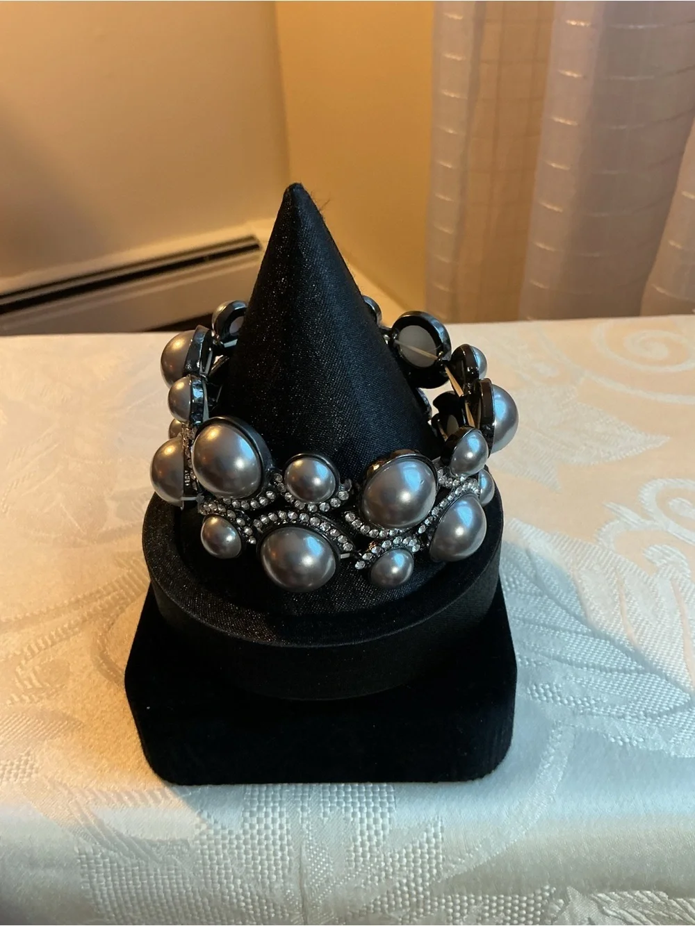 Erika Lyons Vintage Faux Pearl Necklace,  Bracelet and Earring Hematite Set
